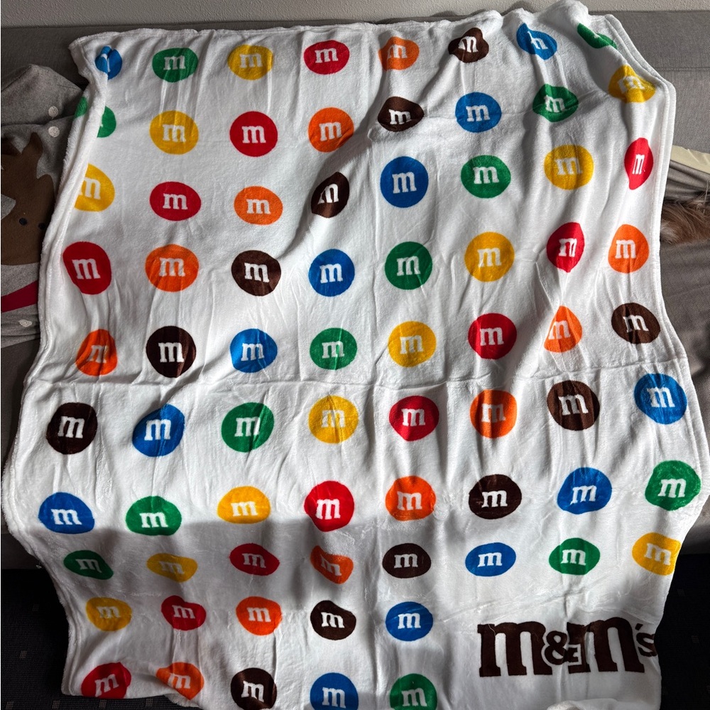 M&M'S Fleece White Blanket